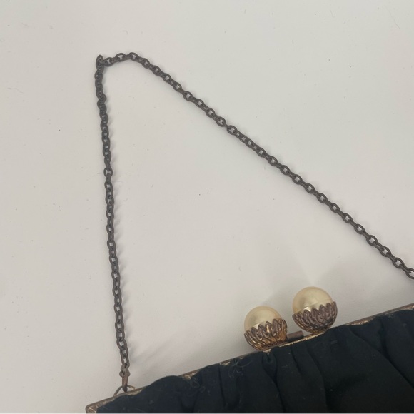 Adorable Vintage 1930s-1940s Black Embroidered Evening Bag - Picture 5 of 10